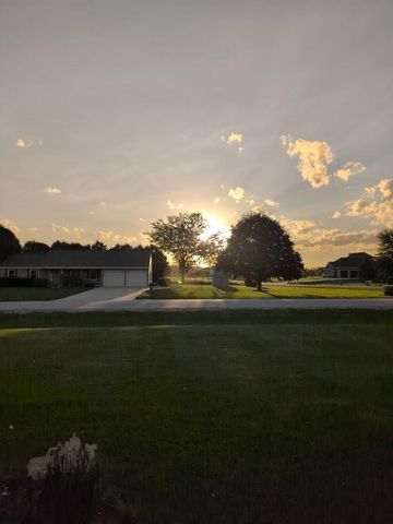 W350N6781 Baltic Pass, Oconomowoc, WI 53066