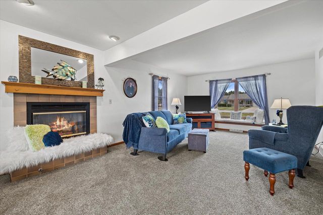 W350N6781 Baltic Pass, Oconomowoc, WI 53066