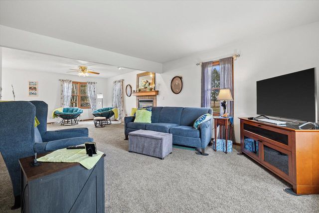 W350N6781 Baltic Pass, Oconomowoc, WI 53066