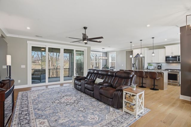 208 Faraway Hills Dr, Gallatin, TN 37066