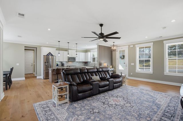 208 Faraway Hills Dr, Gallatin, TN 37066