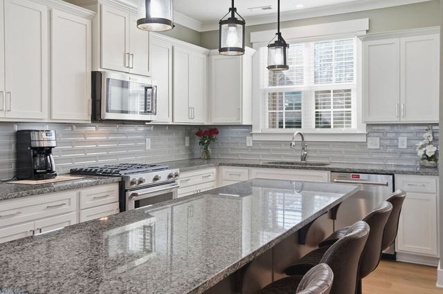 208 Faraway Hills Dr, Gallatin, TN 37066