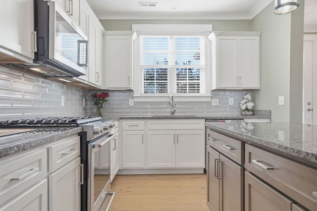 208 Faraway Hills Dr, Gallatin, TN 37066