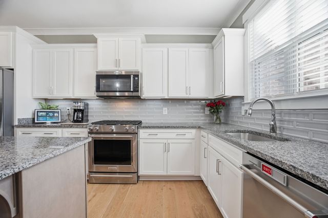 208 Faraway Hills Dr, Gallatin, TN 37066