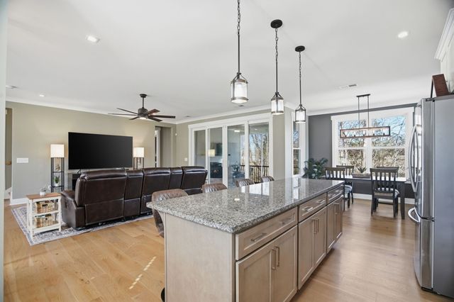 208 Faraway Hills Dr, Gallatin, TN 37066