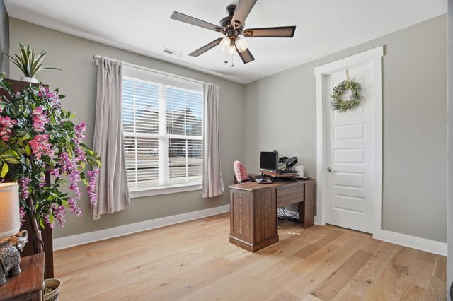 208 Faraway Hills Dr, Gallatin, TN 37066