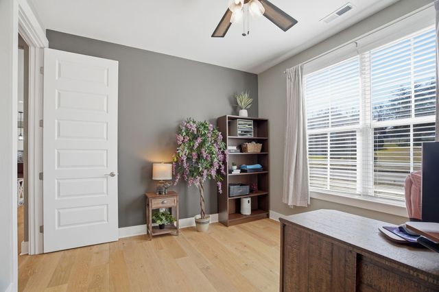 208 Faraway Hills Dr, Gallatin, TN 37066