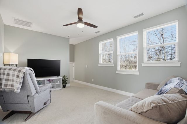 208 Faraway Hills Dr, Gallatin, TN 37066