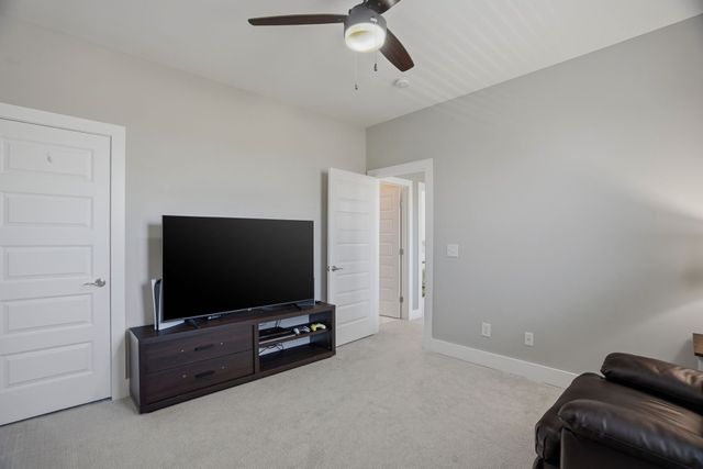 208 Faraway Hills Dr, Gallatin, TN 37066