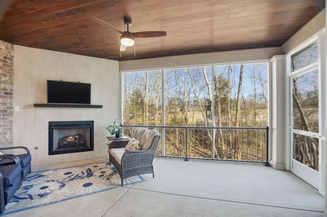 208 Faraway Hills Dr, Gallatin, TN 37066