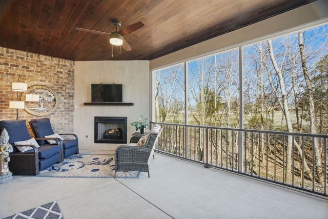 208 Faraway Hills Dr, Gallatin, TN 37066