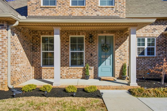 208 Faraway Hills Dr, Gallatin, TN 37066