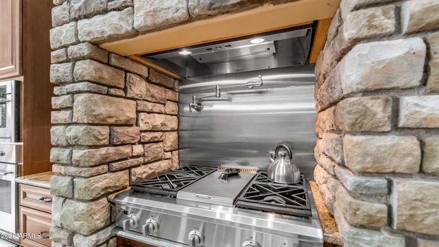 3110 W GLENHAVEN Drive, Phoenix, AZ 85045