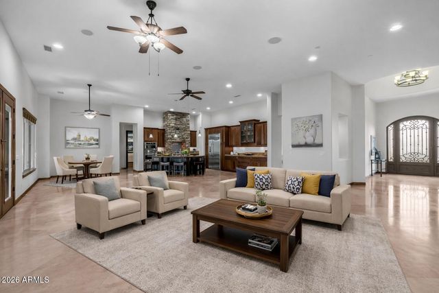 3110 W GLENHAVEN Drive, Phoenix, AZ 85045