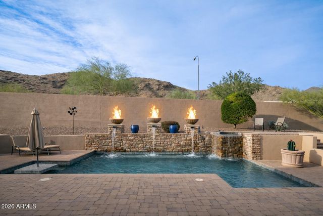 3110 W GLENHAVEN Drive, Phoenix, AZ 85045