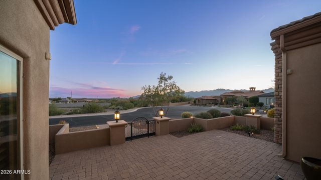 3110 W GLENHAVEN Drive, Phoenix, AZ 85045