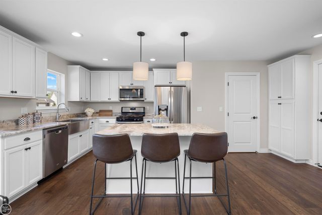 3923 Maple Lane, Auburn Hills, MI 48326