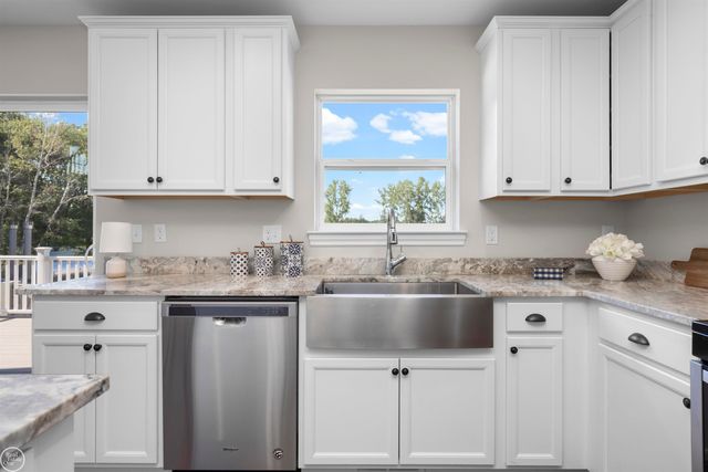 3923 Maple Lane, Auburn Hills, MI 48326