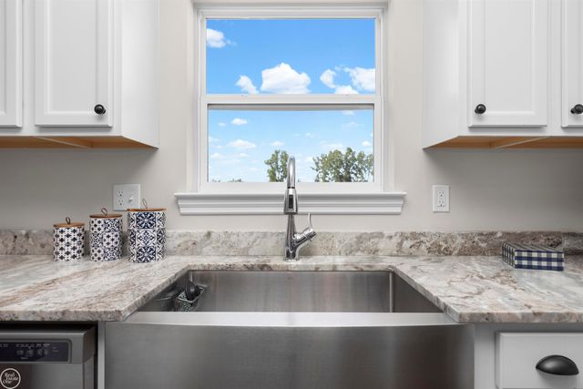 3923 Maple Lane, Auburn Hills, MI 48326