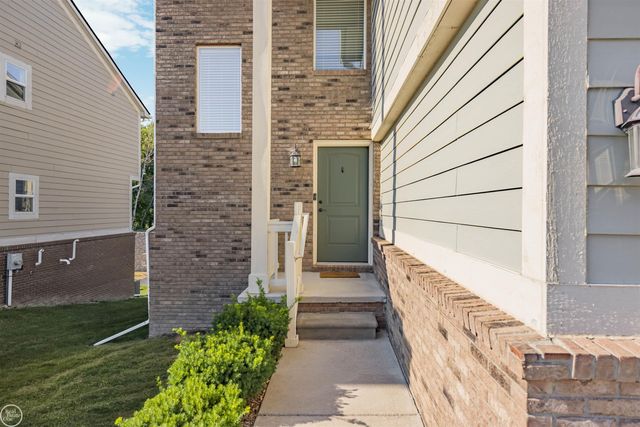 3923 Maple Lane, Auburn Hills, MI 48326