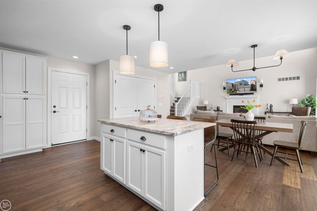 3923 Maple Lane, Auburn Hills, MI 48326