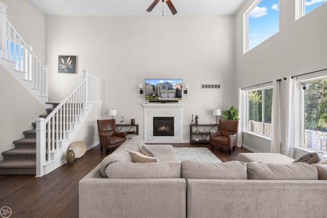 3923 Maple Lane, Auburn Hills, MI 48326