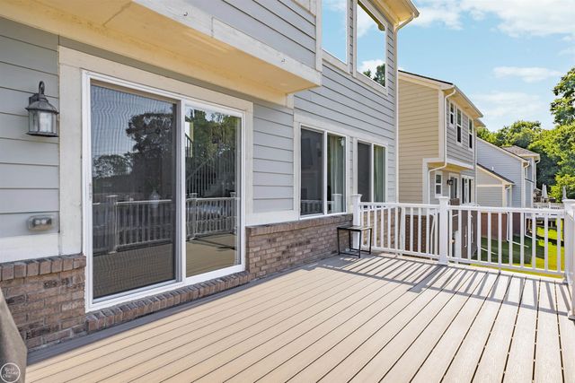 3923 Maple Lane, Auburn Hills, MI 48326