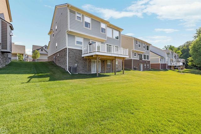 3923 Maple Lane, Auburn Hills, MI 48326