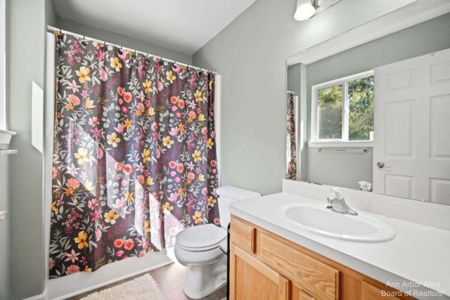 214 Glenwood Circle, Manchester, MI 48158