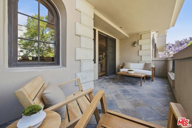 850 N Croft Avenue 202, West Hollywood, CA 90069