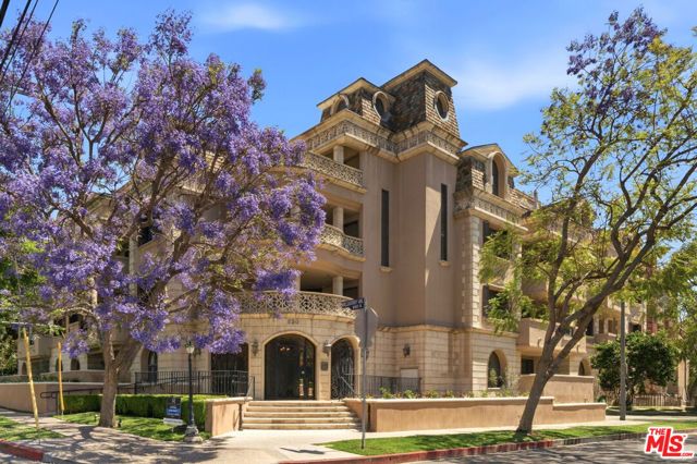 850 N Croft Avenue 202, West Hollywood, CA 90069
