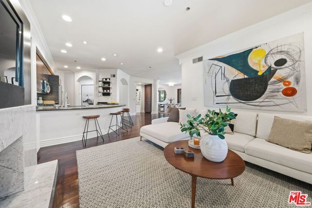 850 N Croft Avenue 202, West Hollywood, CA 90069