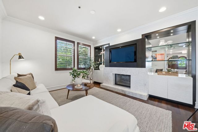 850 N Croft Avenue 202, West Hollywood, CA 90069