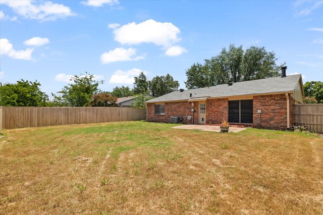 5529 Gates Drive, The Colony, TX 75056