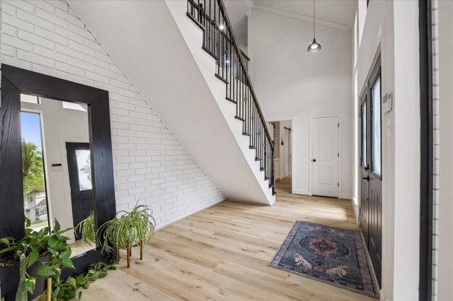 823 Millpond Drive, Sugar Land, TX 77498