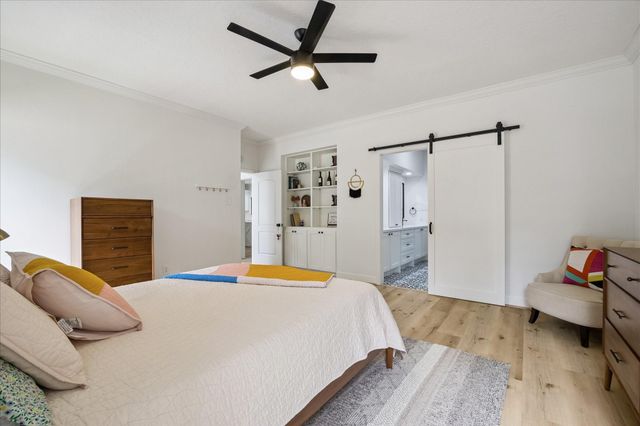 823 Millpond Drive, Sugar Land, TX 77498