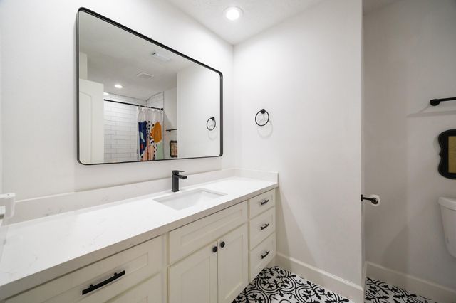 823 Millpond Drive, Sugar Land, TX 77498