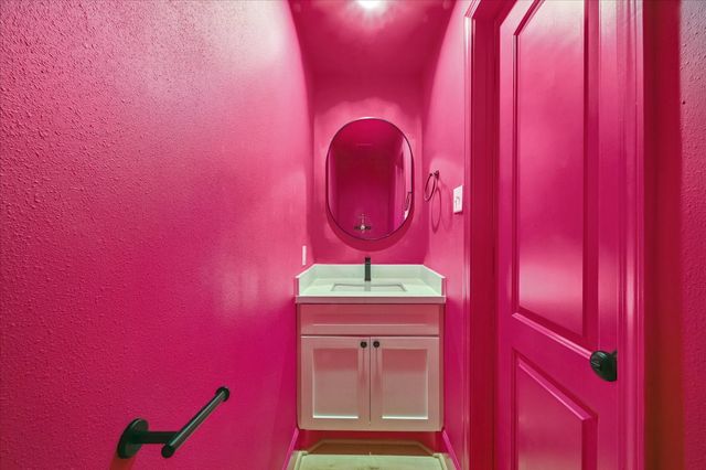 823 Millpond Drive, Sugar Land, TX 77498