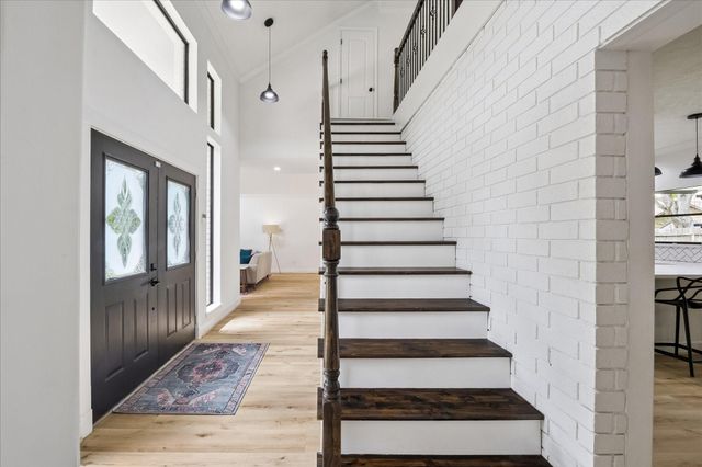 823 Millpond Drive, Sugar Land, TX 77498