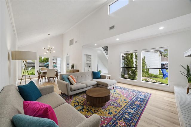 823 Millpond Drive, Sugar Land, TX 77498