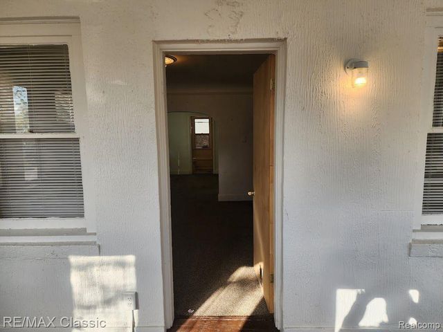 11227 JACKSON Avenue, Warren, MI 48089