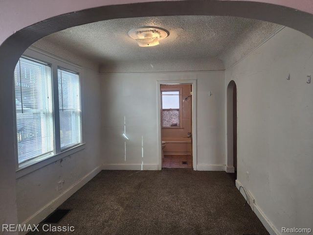 11227 JACKSON Avenue, Warren, MI 48089