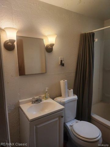 11227 JACKSON Avenue, Warren, MI 48089