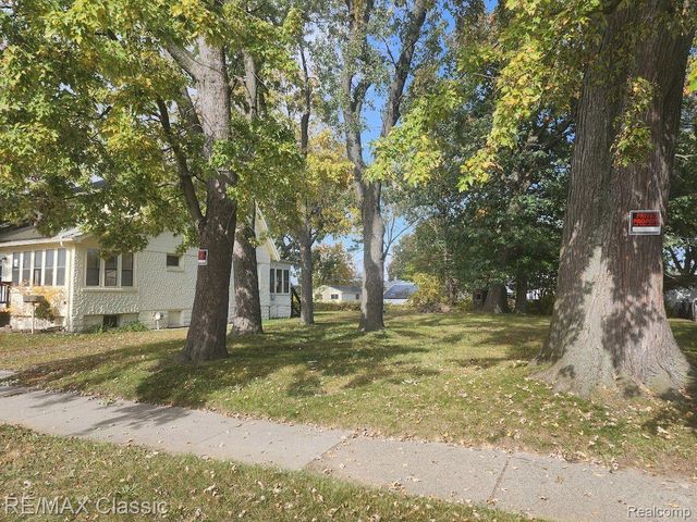 11227 JACKSON Avenue, Warren, MI 48089