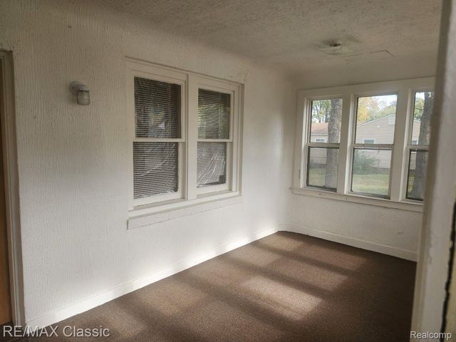 11227 JACKSON Avenue, Warren, MI 48089