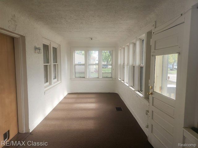 11227 JACKSON Avenue, Warren, MI 48089