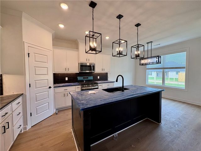 1810 Farmer Street, Pea Ridge, AR 72751