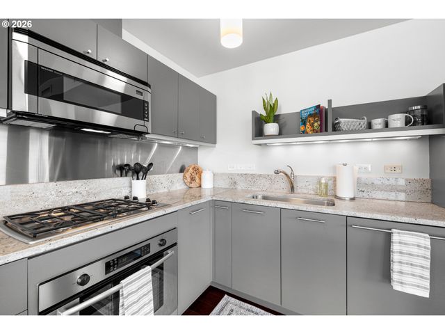 3601 S RIVER Pkwy 1900, Portland, OR 97239