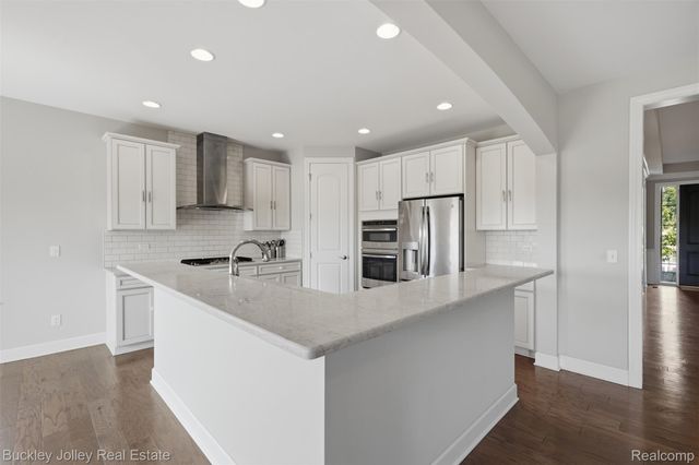 24355 Pinnacle Circle, Lyon Charter Township, MI 48178