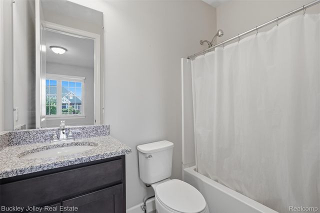 24355 Pinnacle Circle, Lyon Charter Township, MI 48178